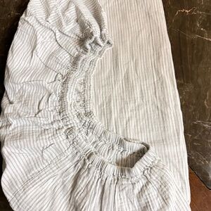 RH full size crib sheet